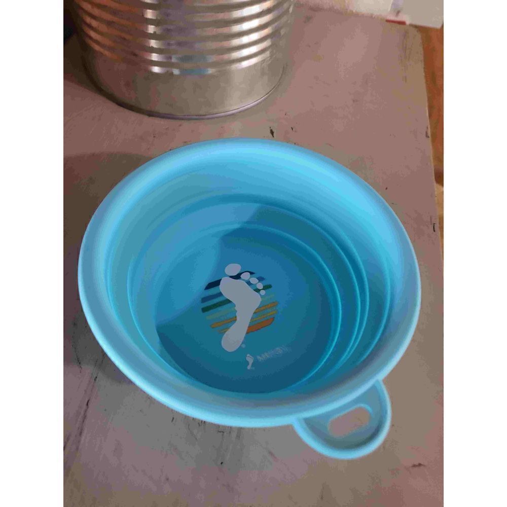 NWT 2 Collapsible Pet Bowls: Travel Portable water Bowl: dogs, cats, small pets